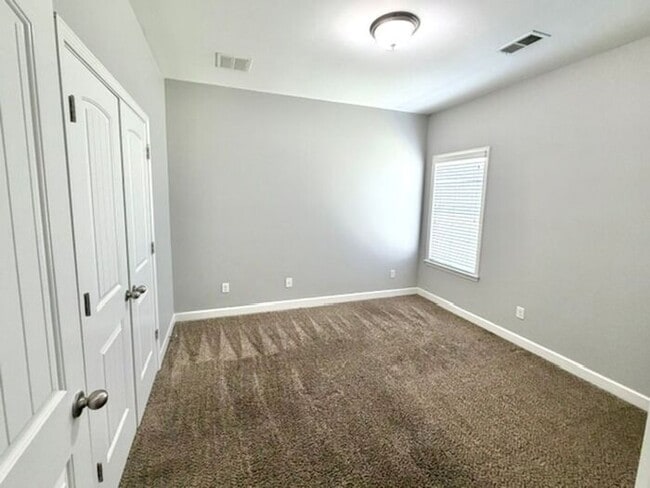 Building Photo - Now Leasing 4 Bedroom 3 Bath Home In Southeast Memphis off of Riverdale.
