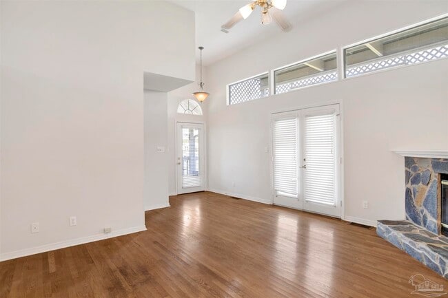 Building Photo - 13414 Valerie Dr