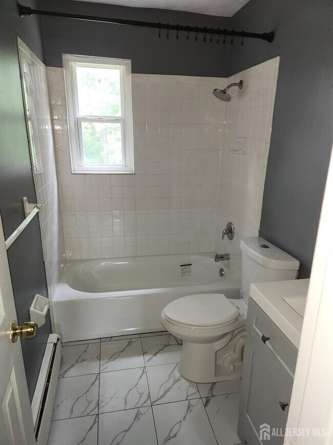 Building Photo - 289 Main St