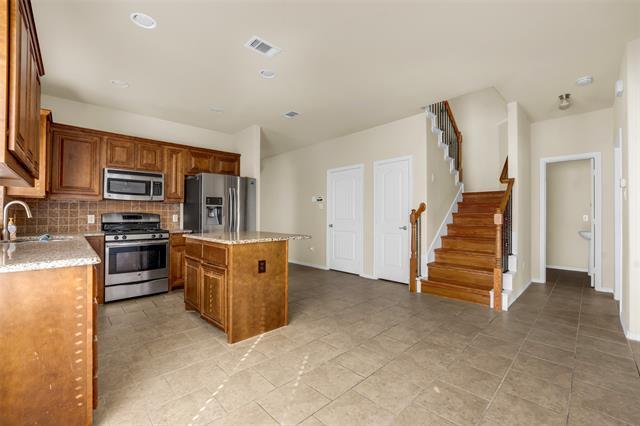 Building Photo - 6815 Elderberry Dr