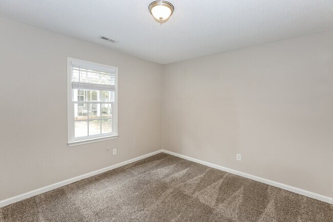 Building Photo - 11621 Long Forest Dr
