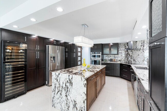Building Photo - 4100 Galt Ocean Dr