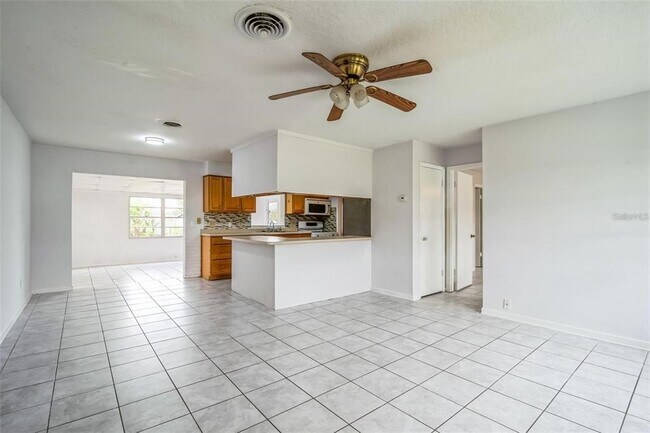Building Photo - 1305 Estridge Dr