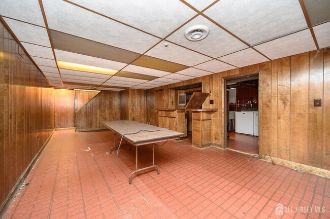 Building Photo - 3996 Park Ave