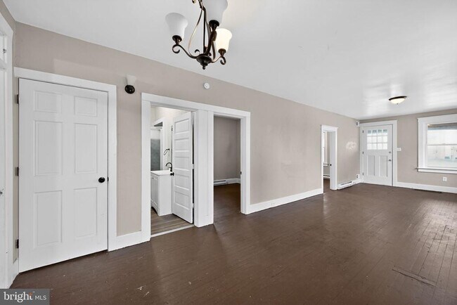 Building Photo - 38 N Scott St