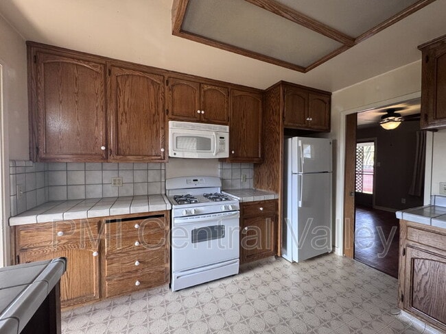 Building Photo - 340 Sperry Ave