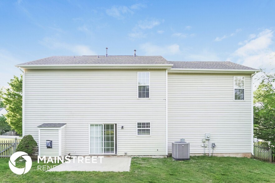 Building Photo - 10036 Spring Park Dr