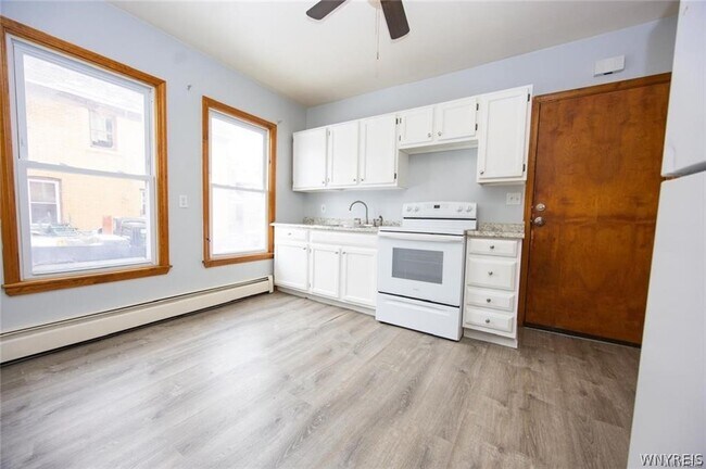 Building Photo - 1953 Falls St