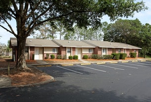 Building Photo - Foxwood Apartments