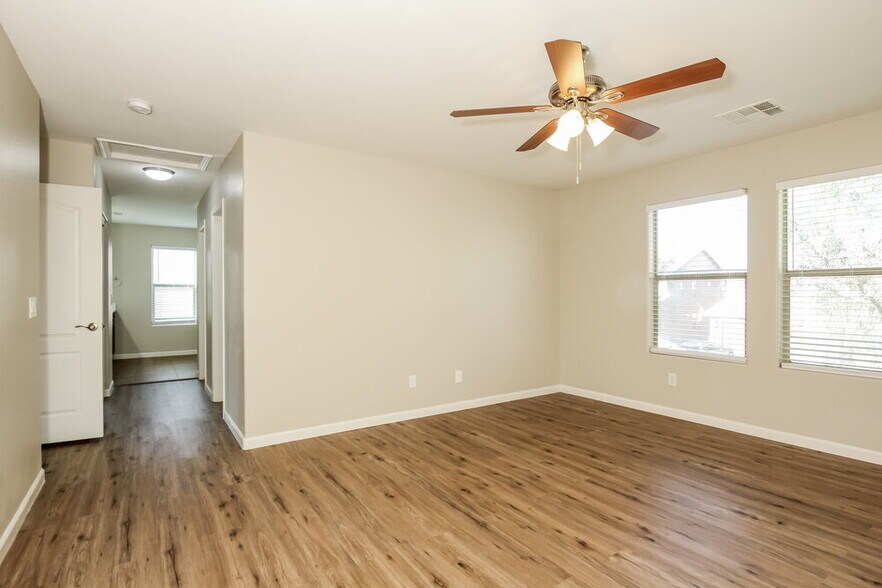 Building Photo - 12121 W Avenida Del Rey
