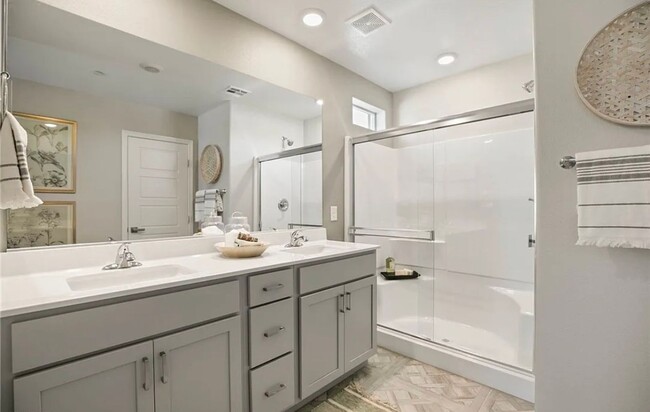 Building Photo - 2-Bedroom Brand New Furnished Townhome!