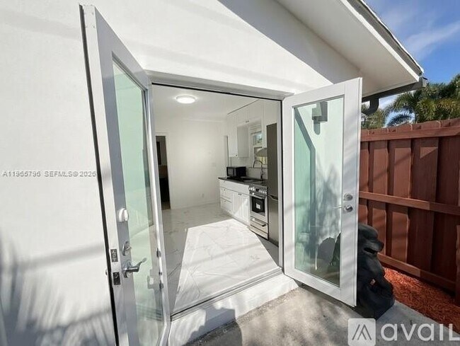 Building Photo - 2308 NW 3rd Ave