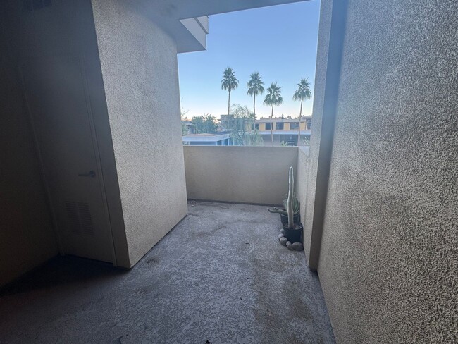 Building Photo - Chic Palm Springs Condo at the Iconic Bilt...