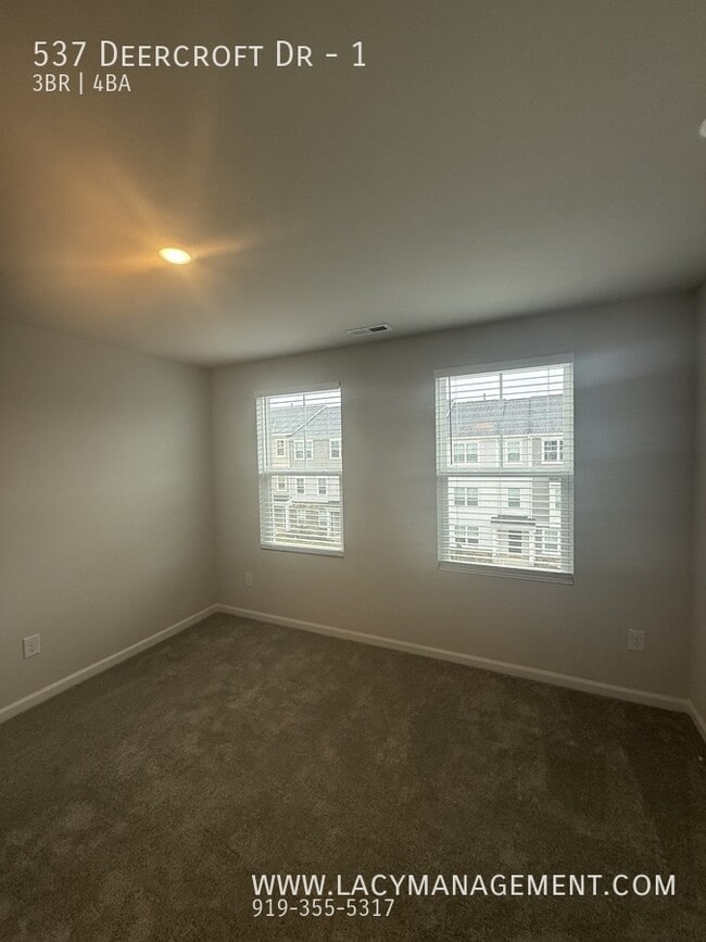 Building Photo - 537 Deercroft Dr