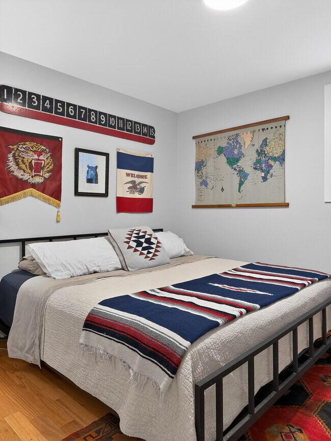 Building Photo - 3534 W Wrightwood Ave