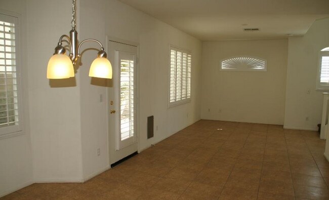 Building Photo - 5010 Whispy Breeze Ave