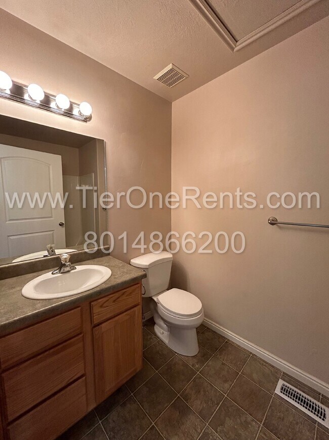 Building Photo - This property offers a NO DEPOSIT option a...