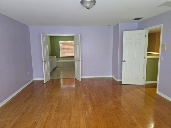 Building Photo - 2540 Sutherland Ct