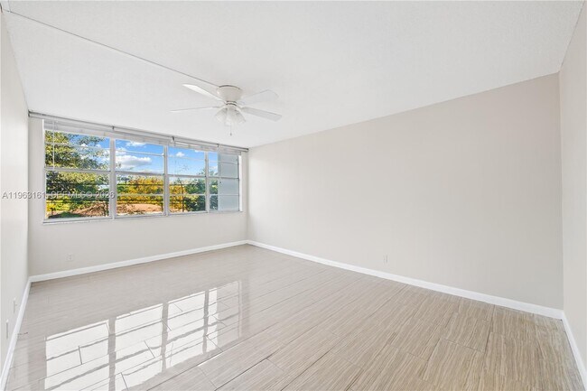 Building Photo - 16740 NE 9th Ave