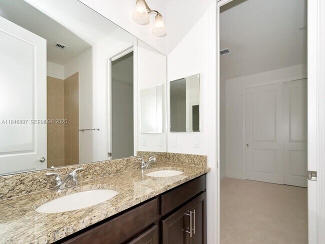 Building Photo - 10400 S Barnsley Dr