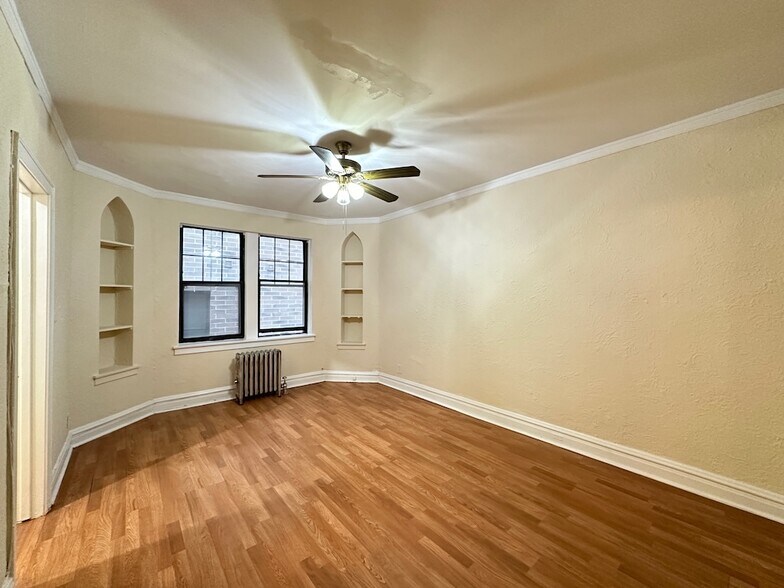 Building Photo - 4832 N Damen Ave