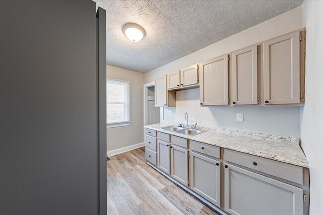 Building Photo - 4430 Crittenden Ave