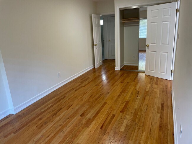 Building Photo - 1445 Echo Park Ave