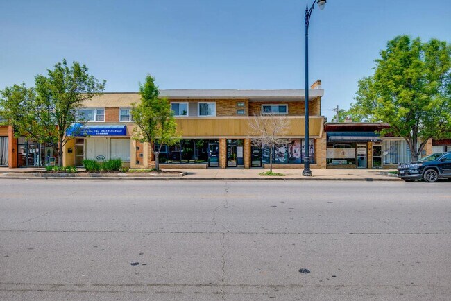 Building Photo - 8136 S Kedzie Ave
