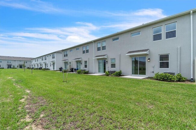 Building Photo - 3157 Laurent Lp