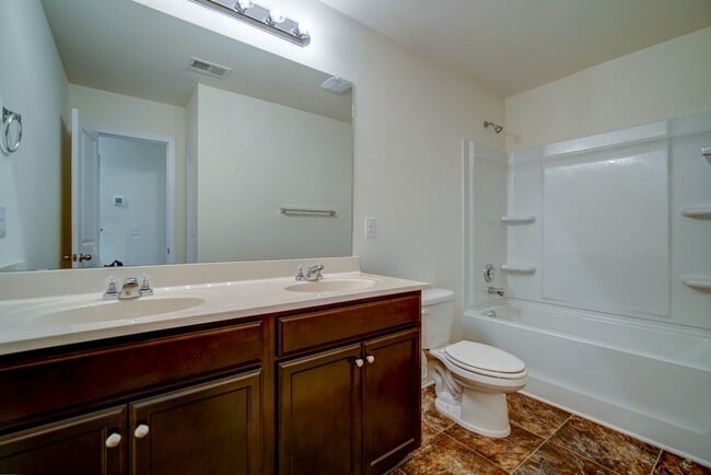 Building Photo - 3 BR, 2.5 BA., 2 Car Garage in Boiling Springs, Near I-85