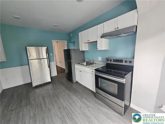 Building Photo - 438 N 7th St