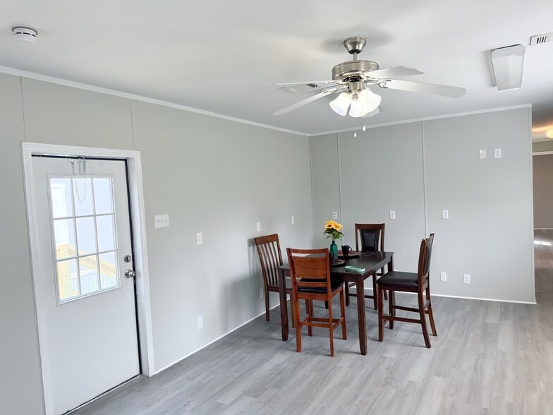 Building Photo - 110 N Michigan St