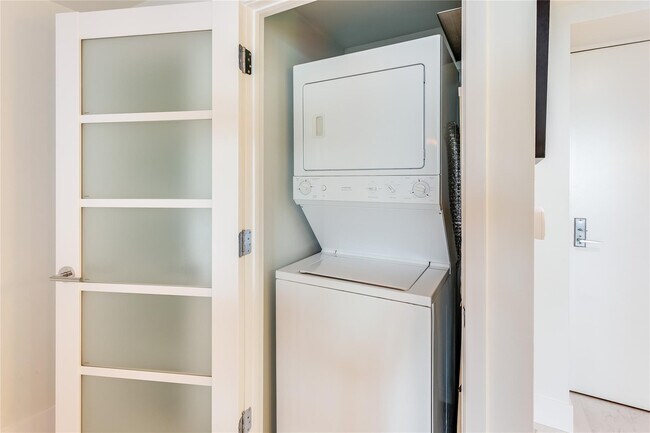 Building Photo - 55 SE 6th St