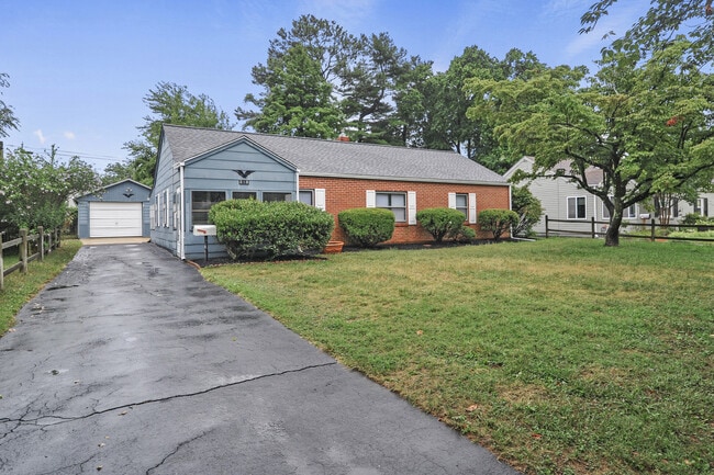 Building Photo - 154 Orchard Ave