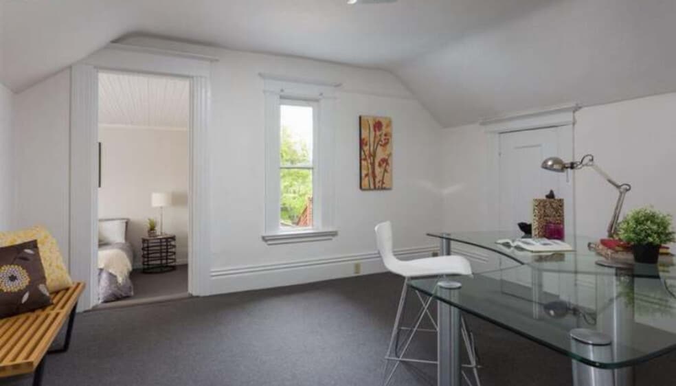 Bonus Room - 2709 McGee Ave