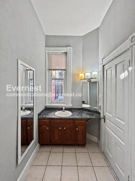 Building Photo - 2034 W Grace St