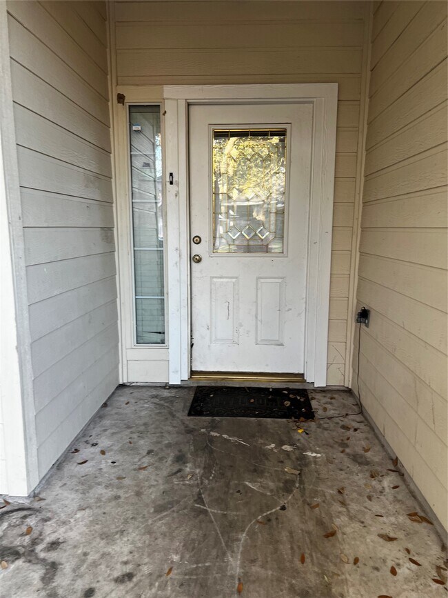 Building Photo - 5911 Llano Creek Dr