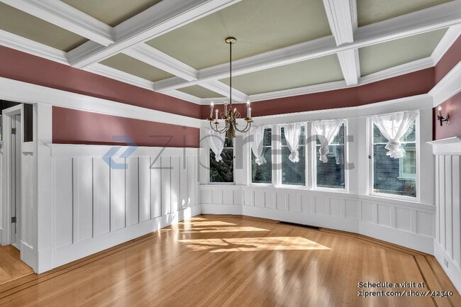 Building Photo - 654 Chetwood St