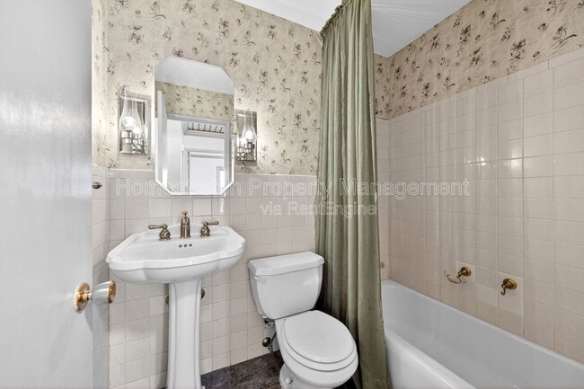 Building Photo - 2060 Loveland Dr