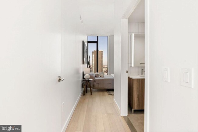 Building Photo - 210 S 12th St