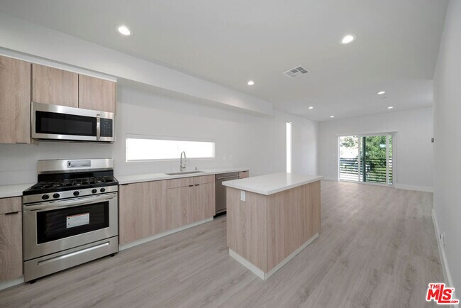 Building Photo - 5221 Cleon Ave