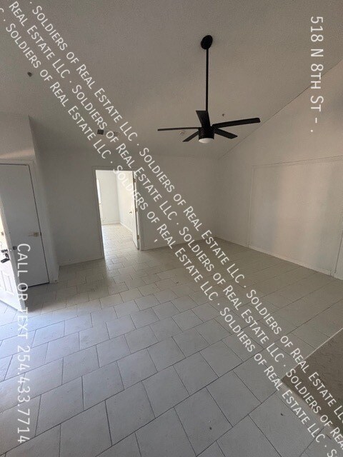 Building Photo - 518 N 8th St