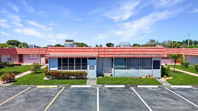 Building Photo - 274 Seville L