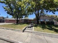 Building Photo - 710 NW Midland Ave