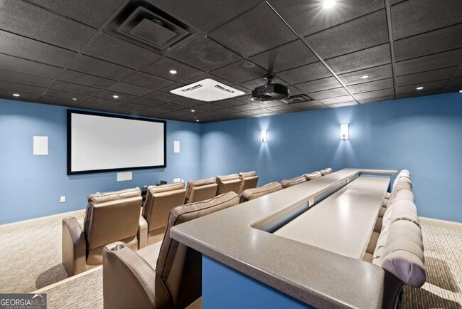 Building Photo - 3481 Lakeside Dr NE