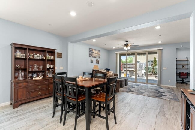 Building Photo - 9363 Wild Lilac Cir