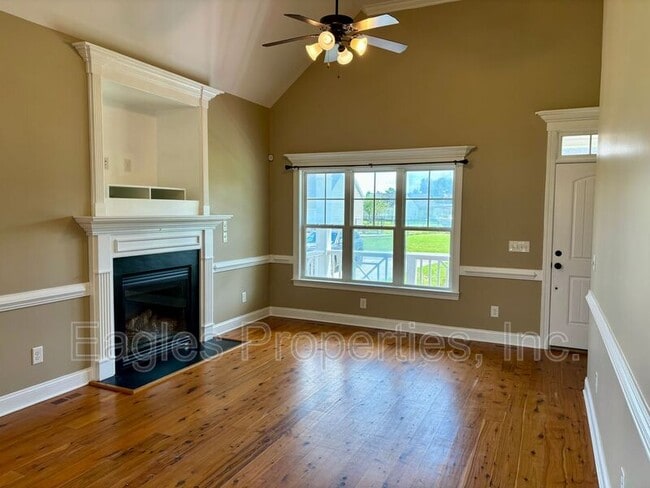 Building Photo - 200 Stillwater Creek Dr