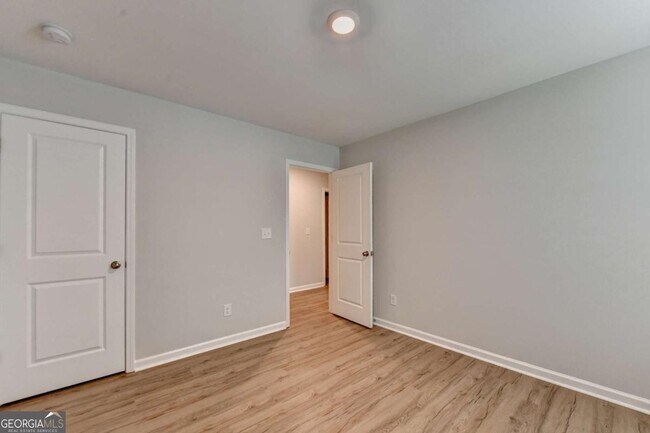 Building Photo - 175 Grey Falcon Ave