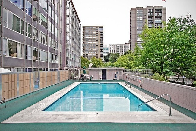 Primary Photo - Light and Bright 1 bedroom 1 bath condo first hill