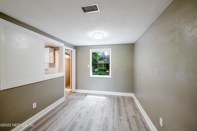 Building Photo - 7832 Newton Rd